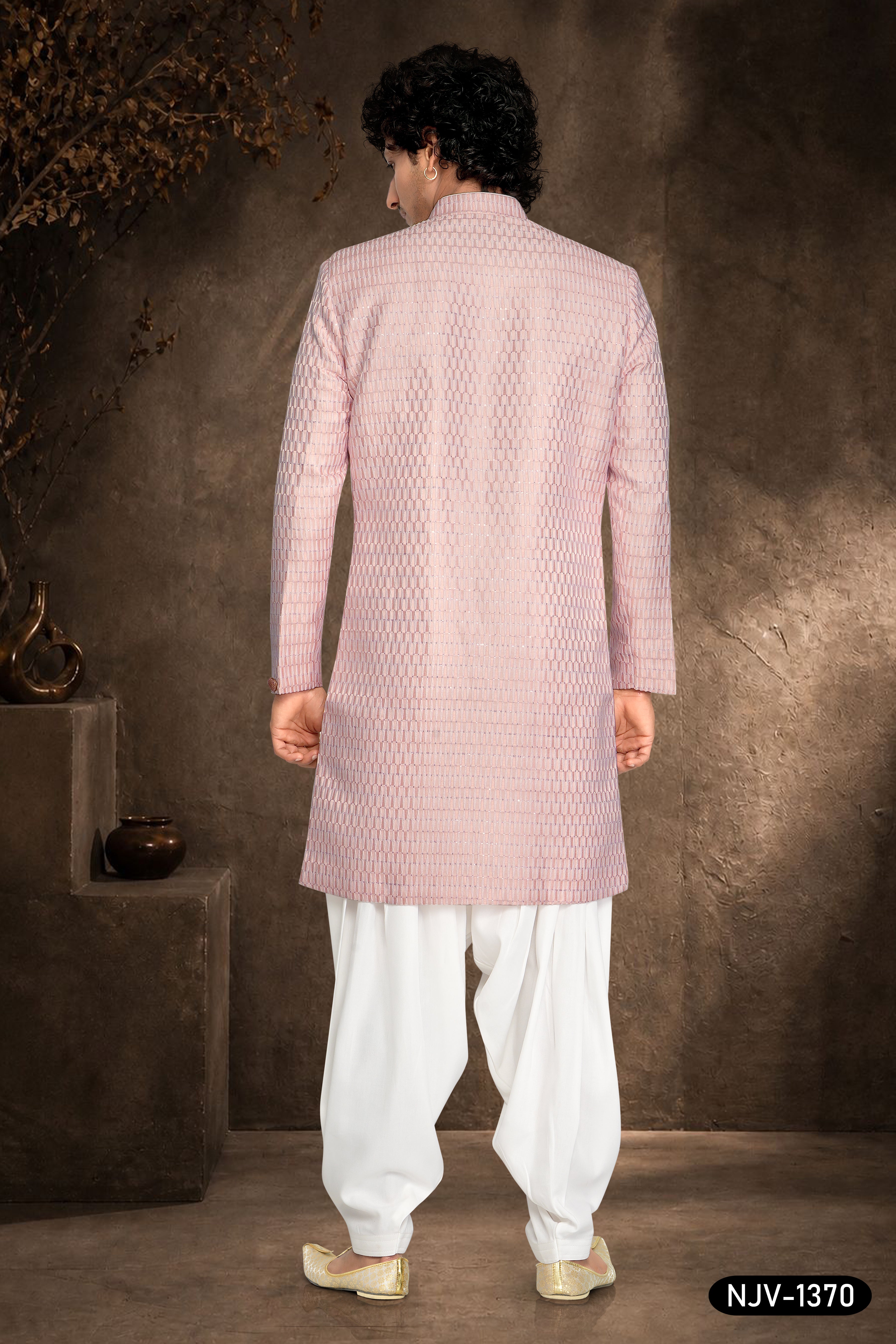 INDO-WESTERN SET WITH THREAD EMBROIDERY IN PINK TONE