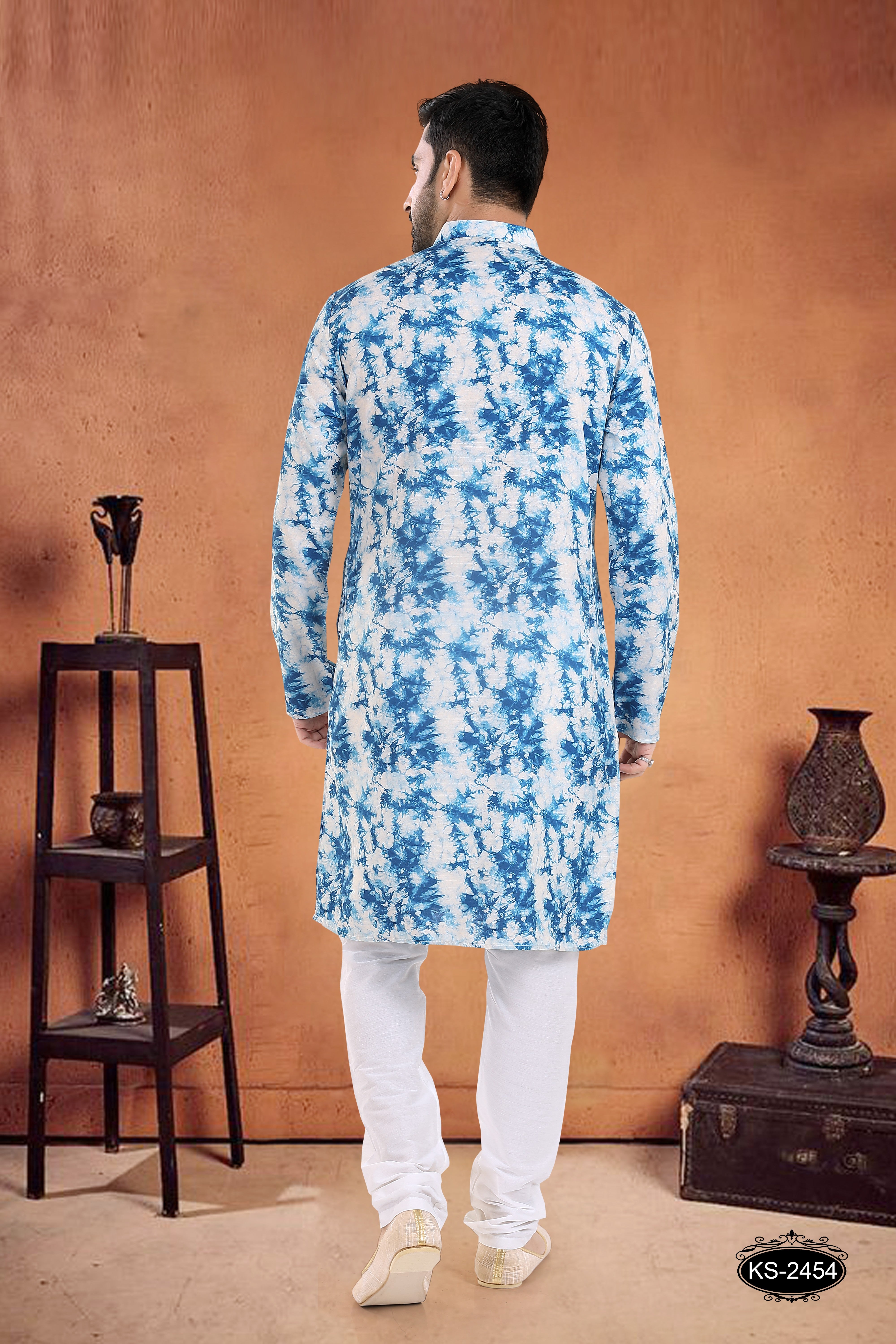 KURTA SET IN BLUE WITH UNIQUE SELF-DESIGN