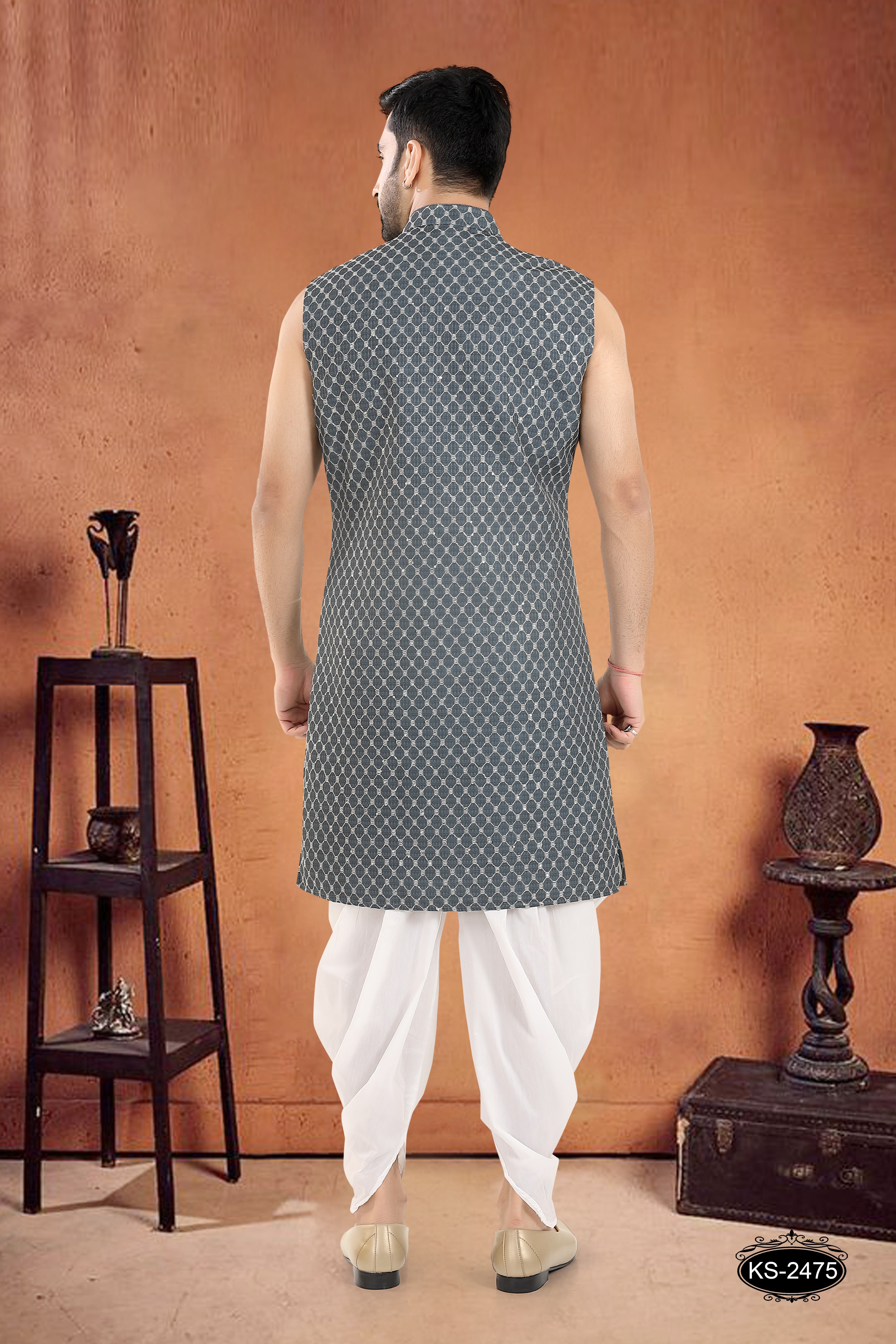 OPEN INO-WESTERN SET IN GREEN TONE WITH THREAD EMBROIDERY ALL-OVER