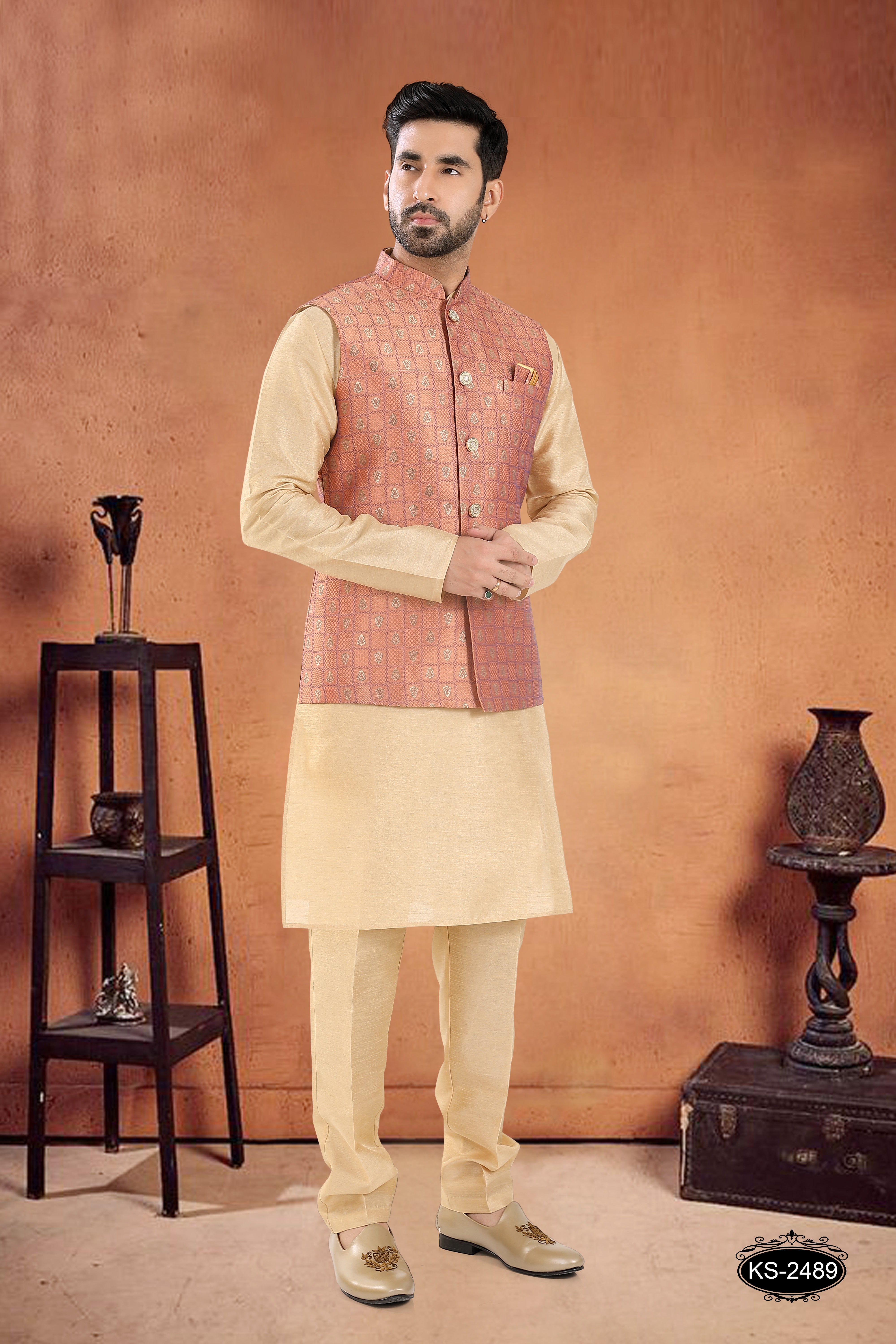 JACKET SET IN ORANGE WITH SELF-DESIGN