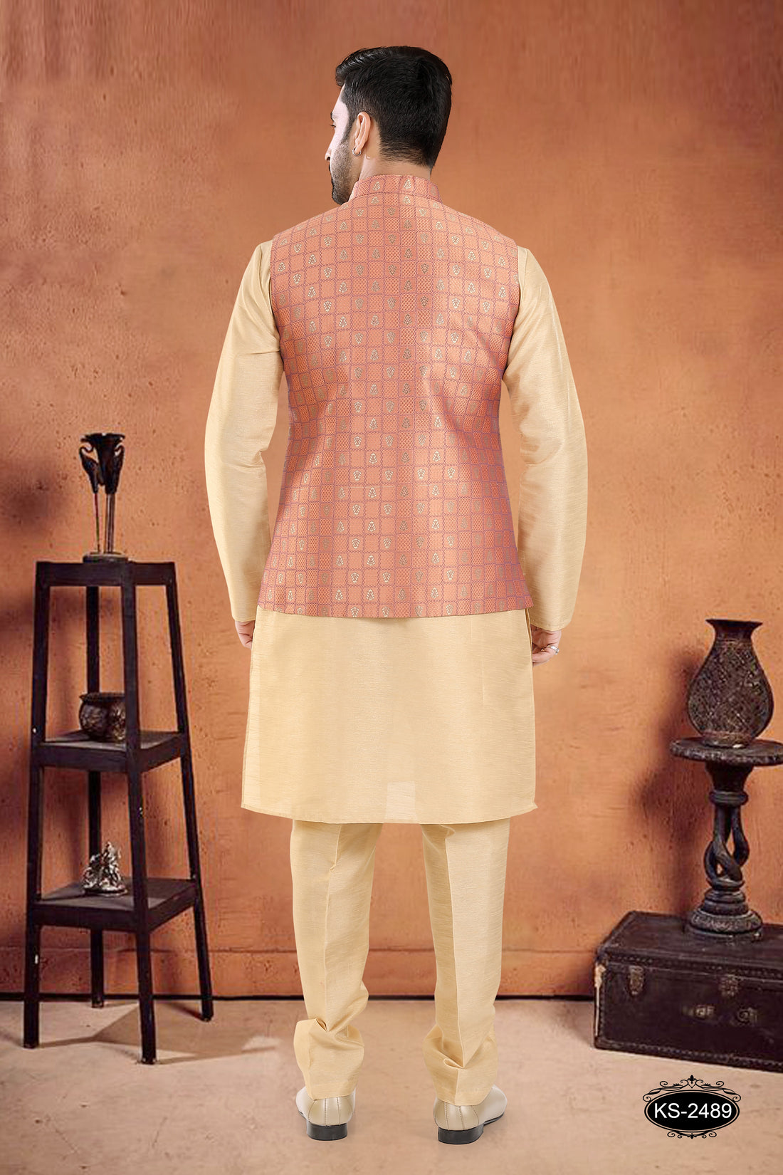 JACKET SET IN ORANGE WITH SELF-DESIGN