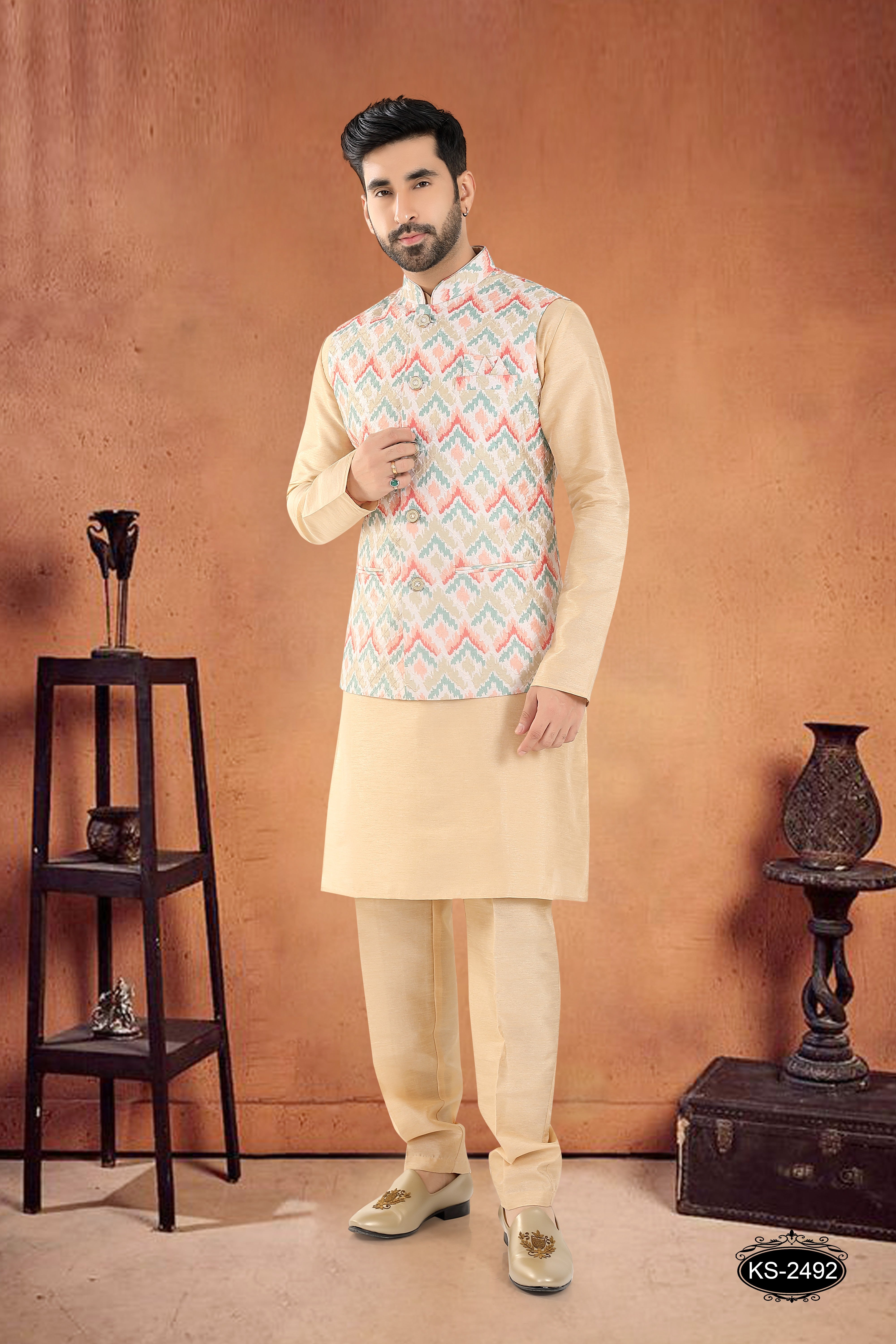 JACKET SET IN MULTI-TONE WITH THREAD EMBROIDERY