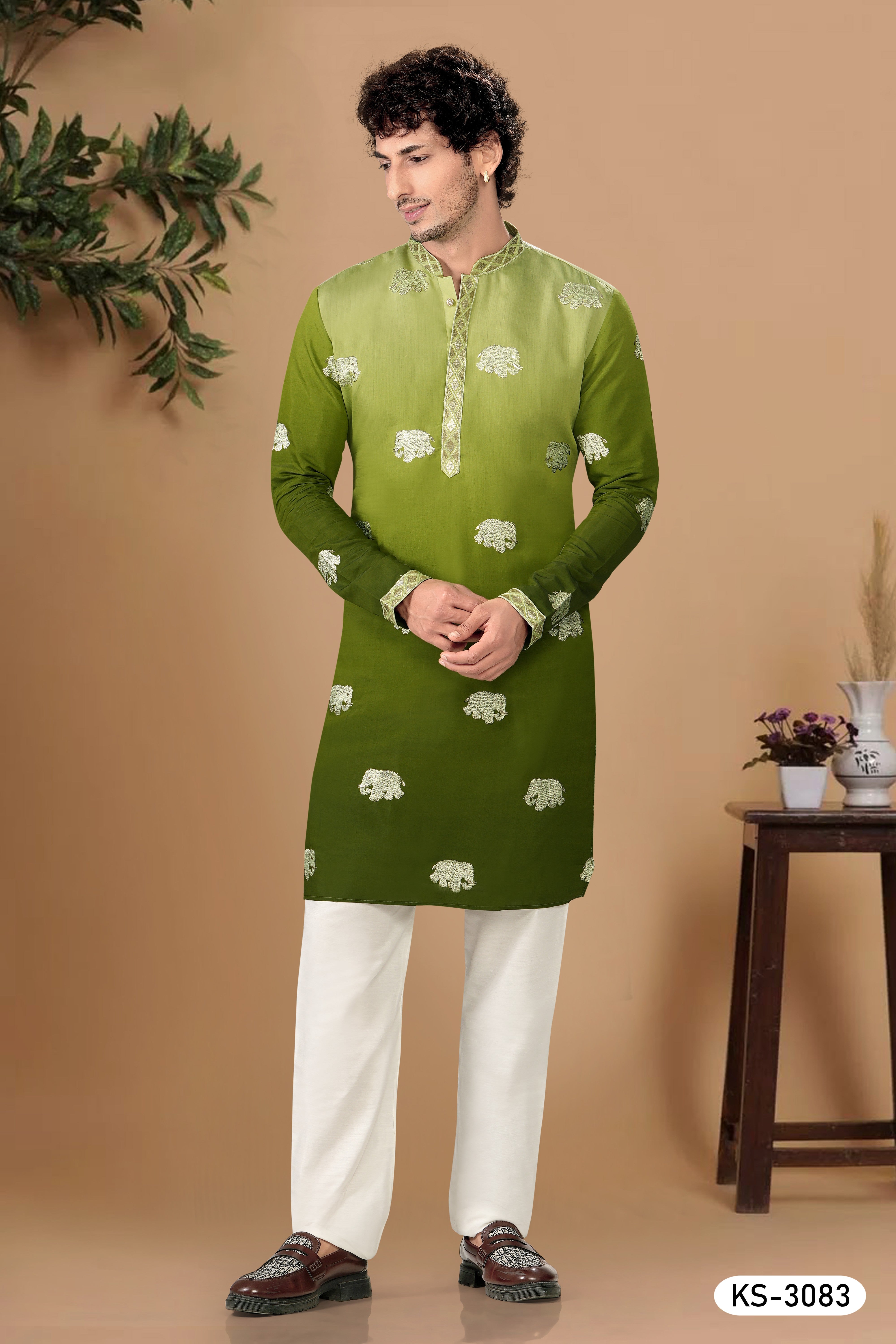 KURTA SET IN GREEN DUEL TONE WITH FOIL-PRINT ALL-OVER