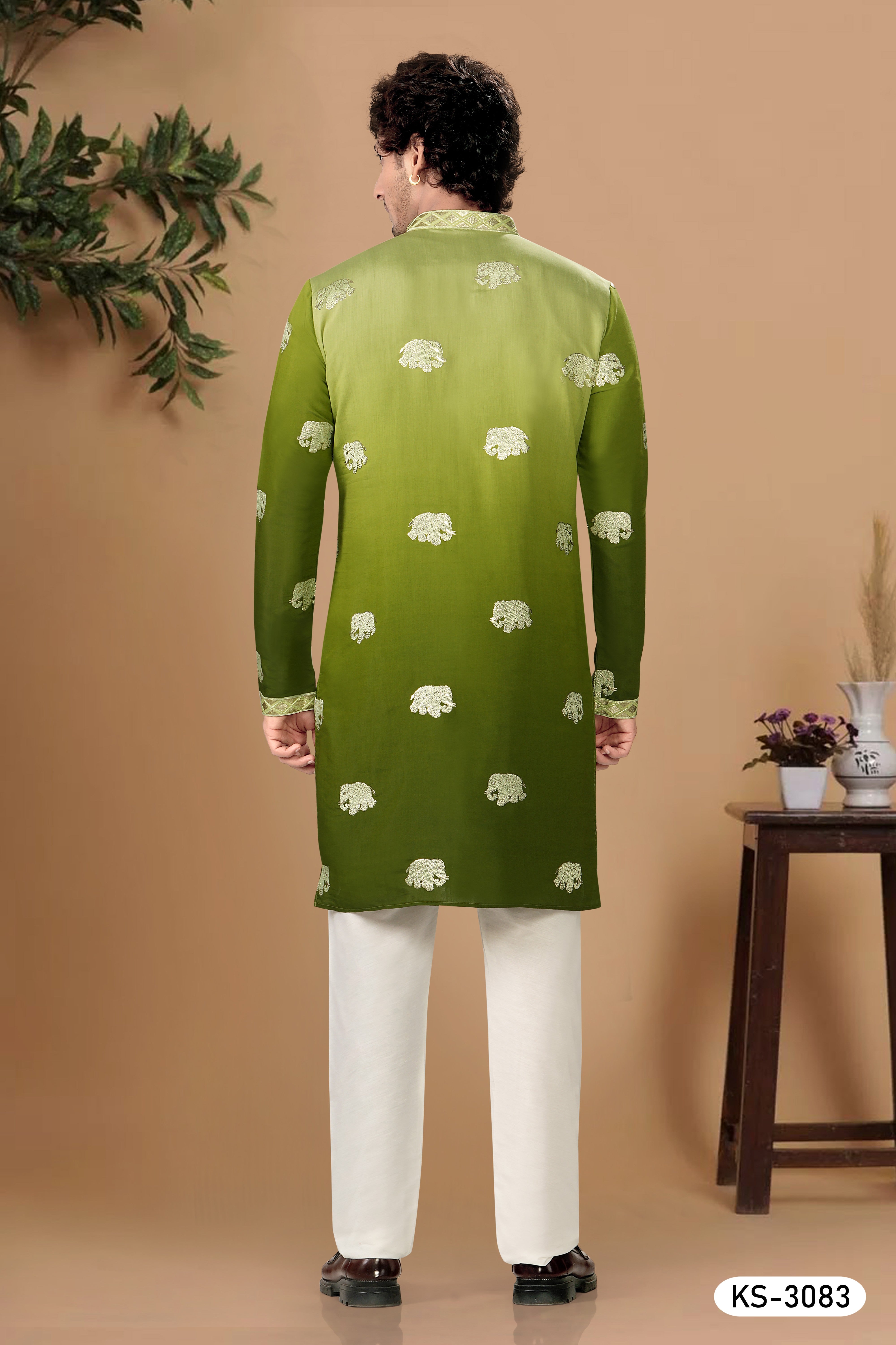 KURTA SET IN GREEN DUEL TONE WITH FOIL-PRINT ALL-OVER