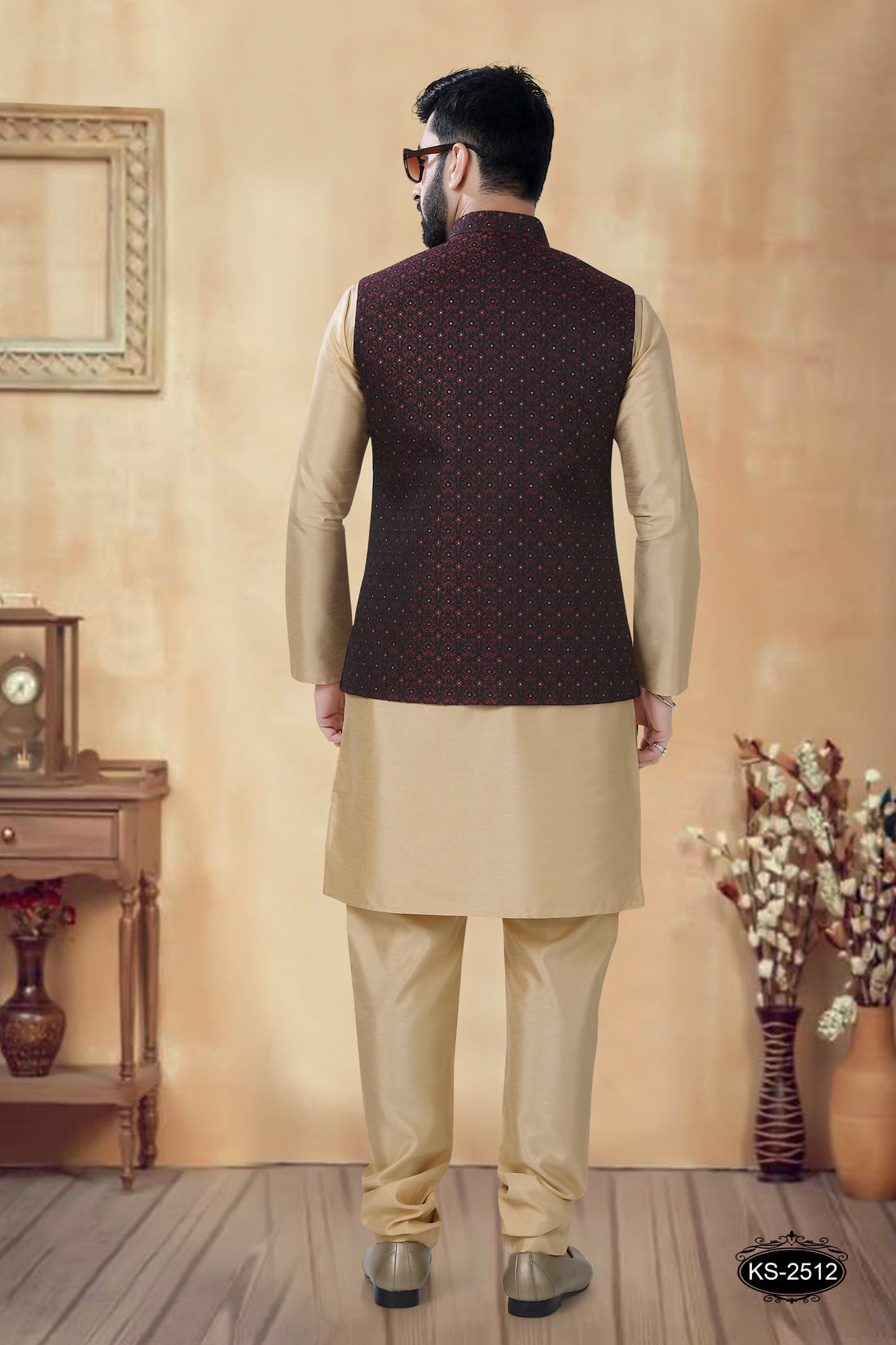 JACKET SET IN UNIQUE PATTERN , PERFECT FOR EVERY FESTIVITY
