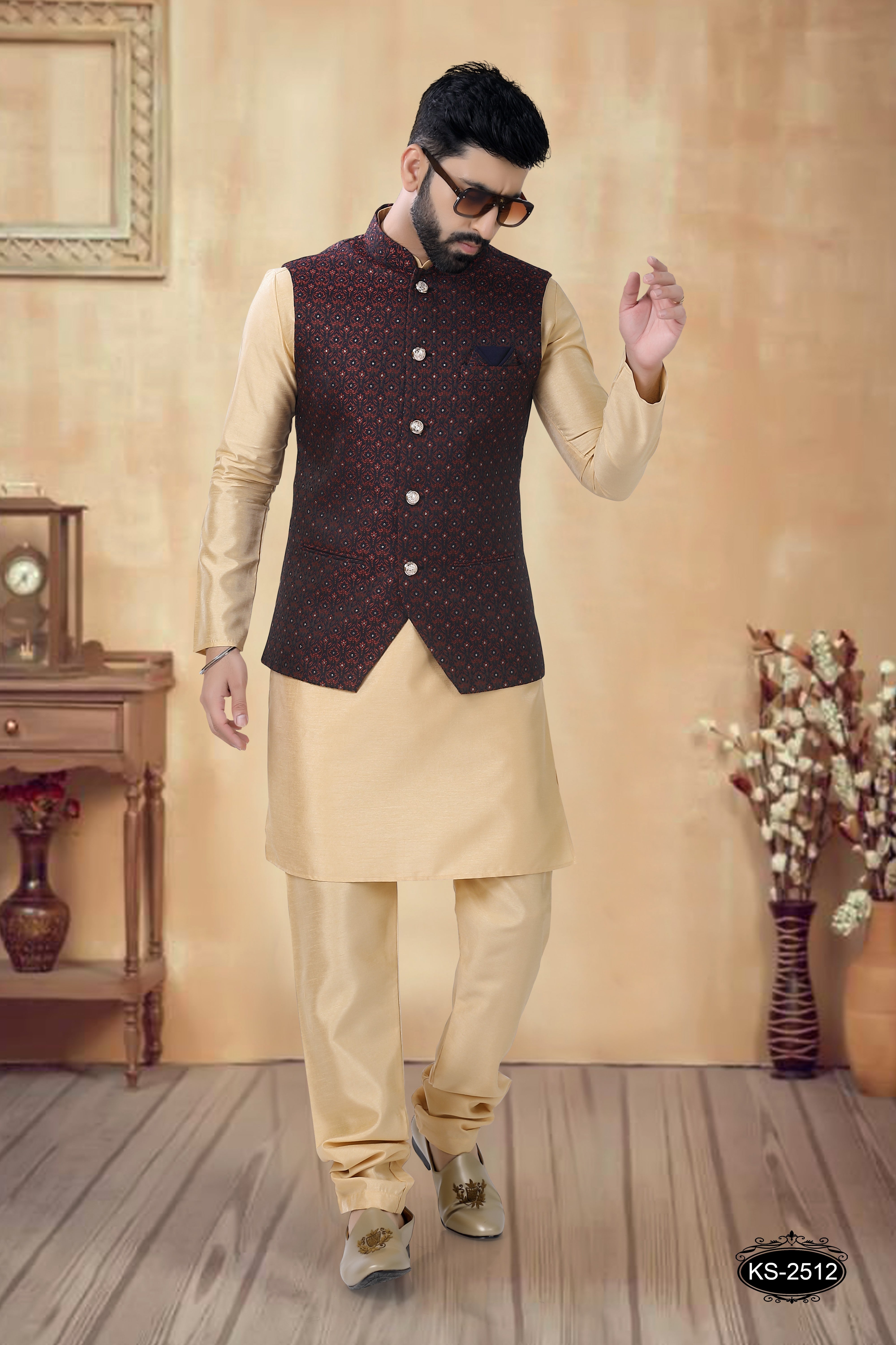 JACKET SET IN UNIQUE PATTERN , PERFECT FOR EVERY FESTIVITY