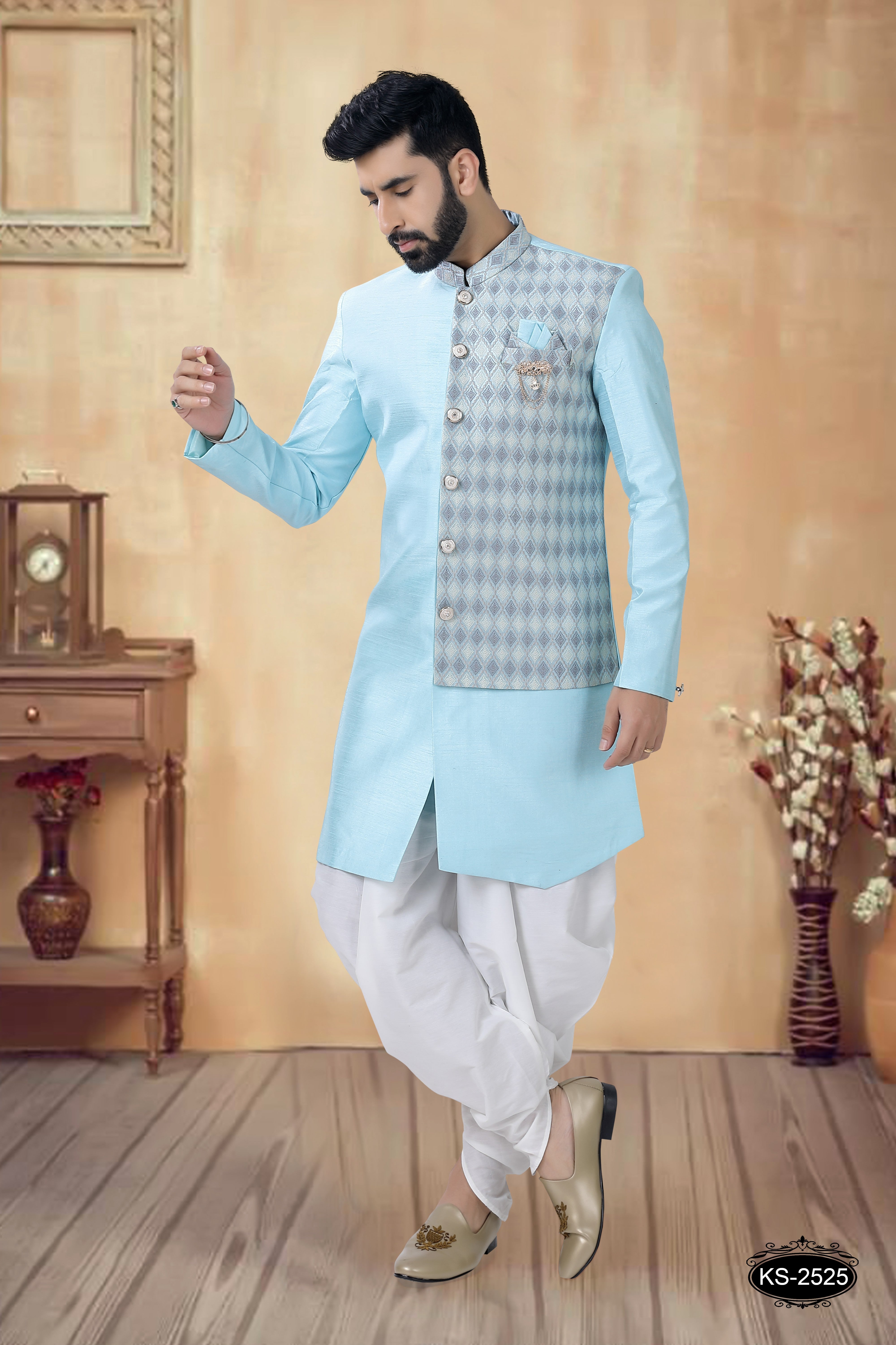 UNIQUE STYLE INDO-WESTERN SET IN BLUE HUE FOR EVERY FESTIVITY
