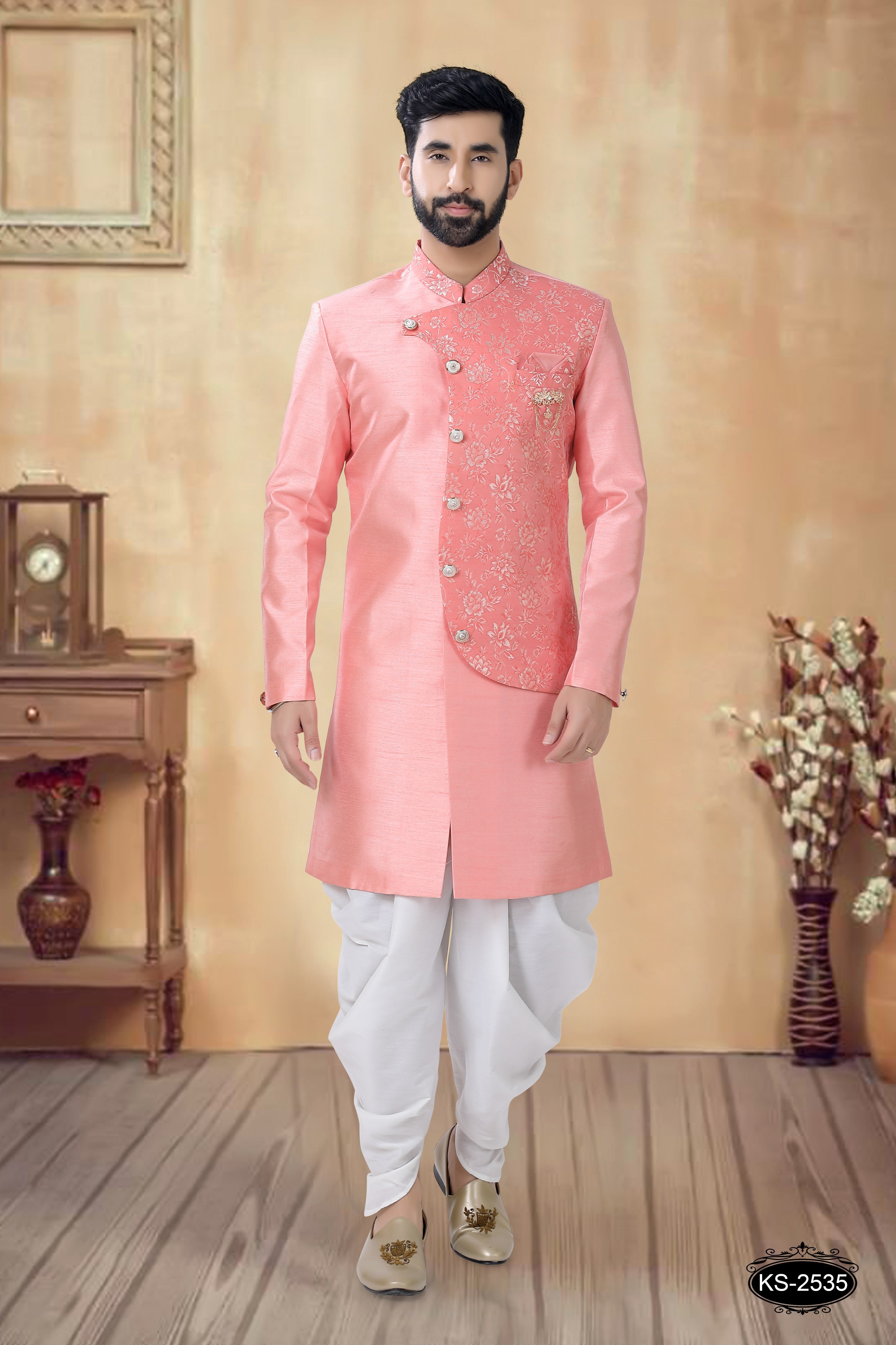 PINK HUE UNIQUE STYLE INDO-WESTERN SET FOR EVERY FESTIVITY