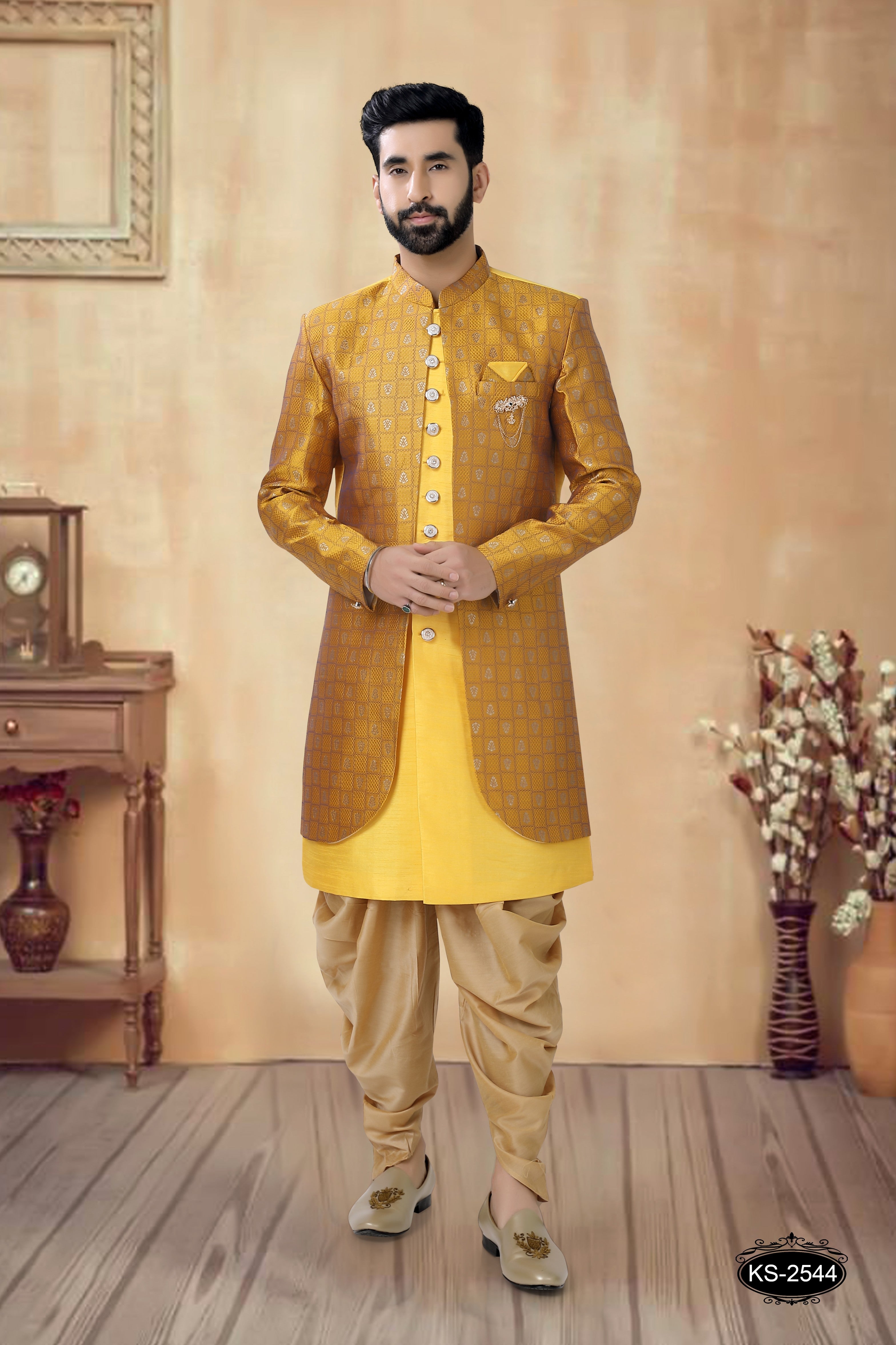 UNIQUE JACKET STYLE INDO-WESTERN SET FOR EVERY FESTIVITY