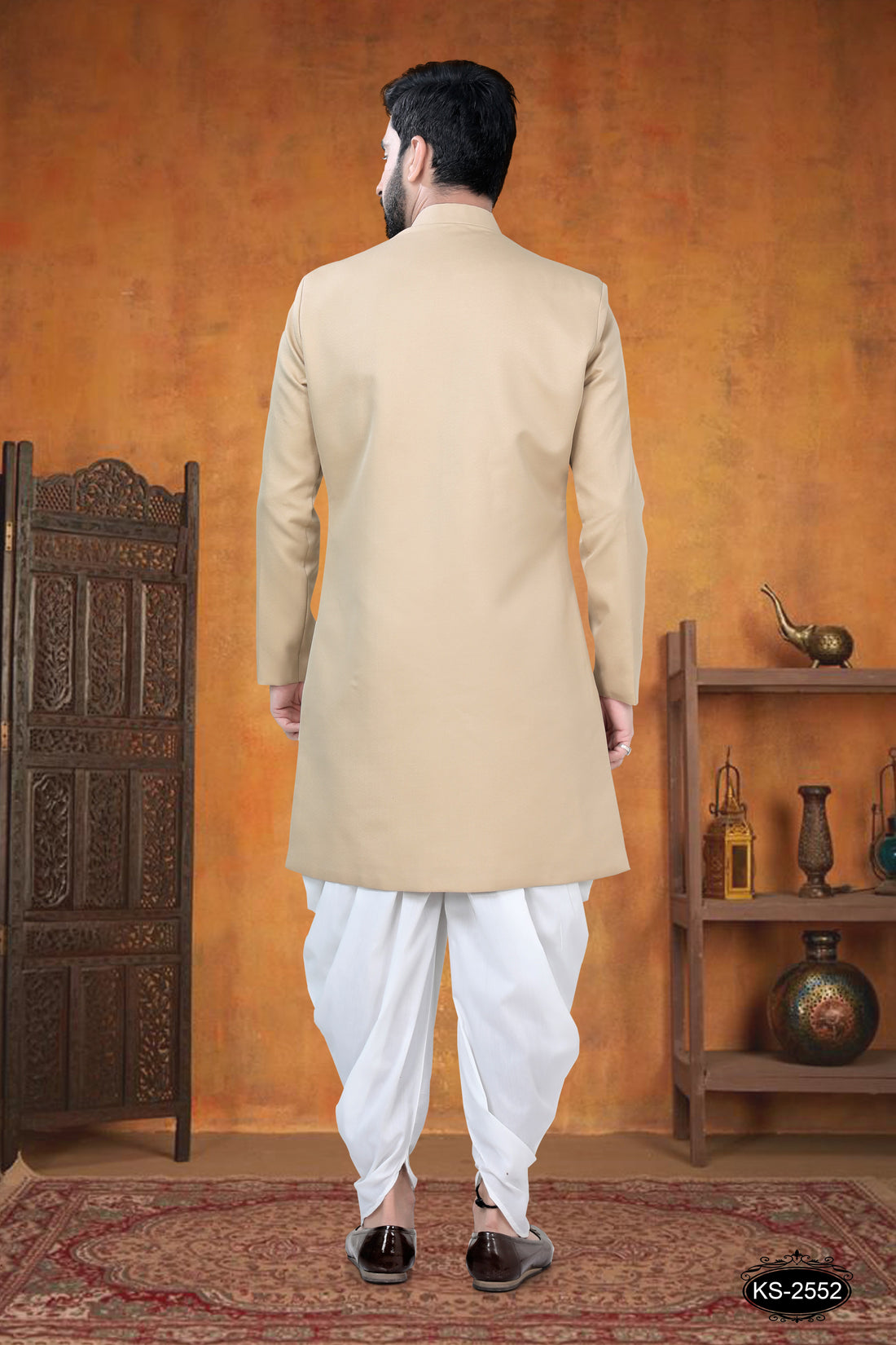 GOLD TONE INDO-WESTERN SET WITH BROACH