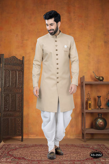 GOLD TONE INDO-WESTERN SET WITH BROACH