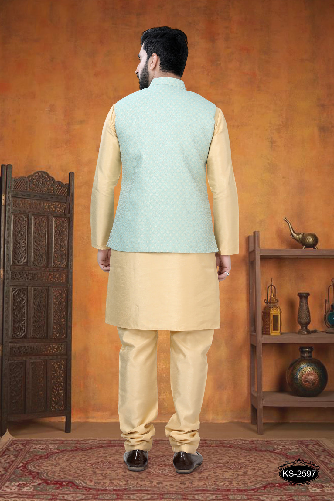 KURTA JACKET SET IN GREEN WITH SELF-DESIGN
