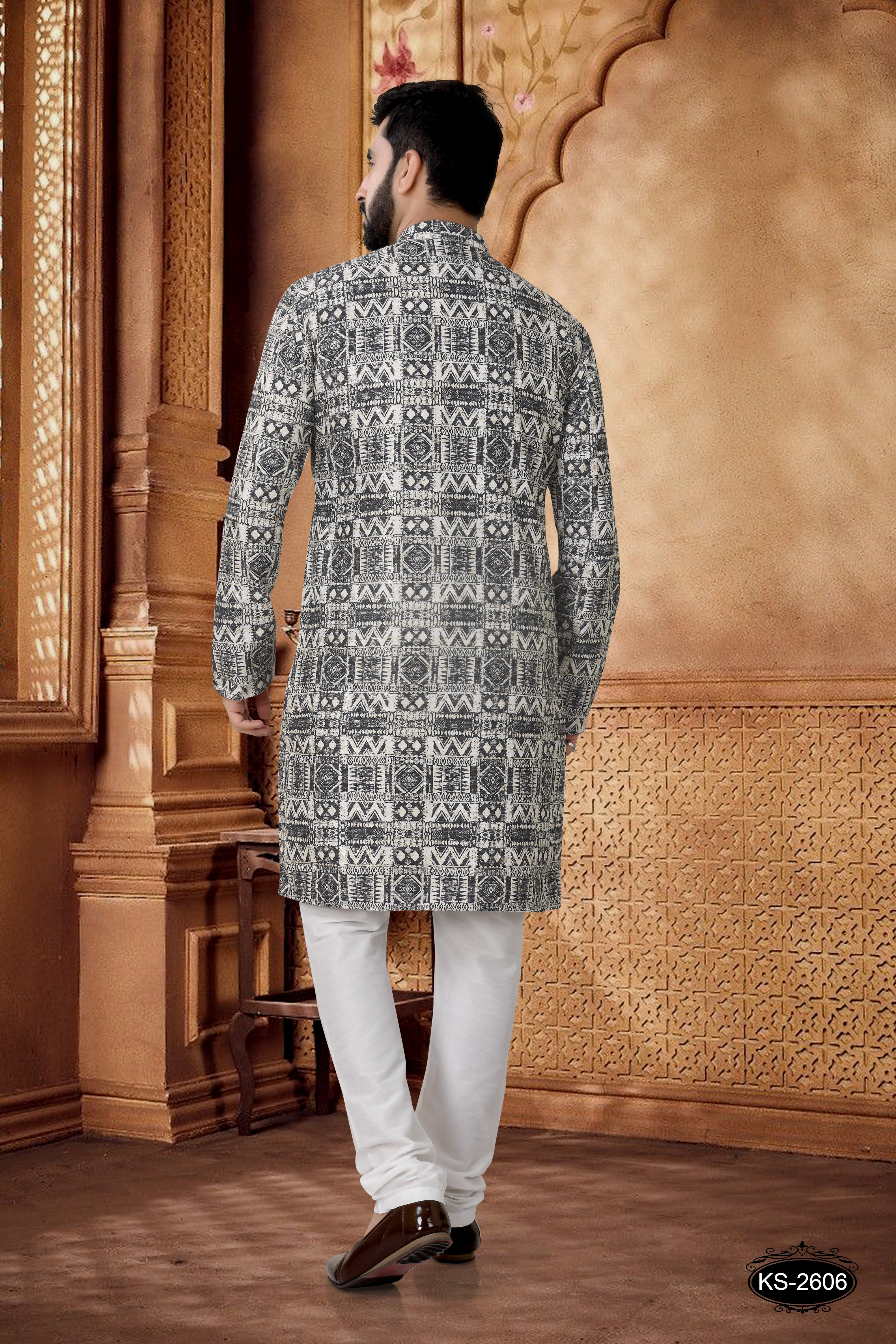 BLACK KURTA SET IN BLACK WITH THREAD EMBROIDERY ALL-OVER