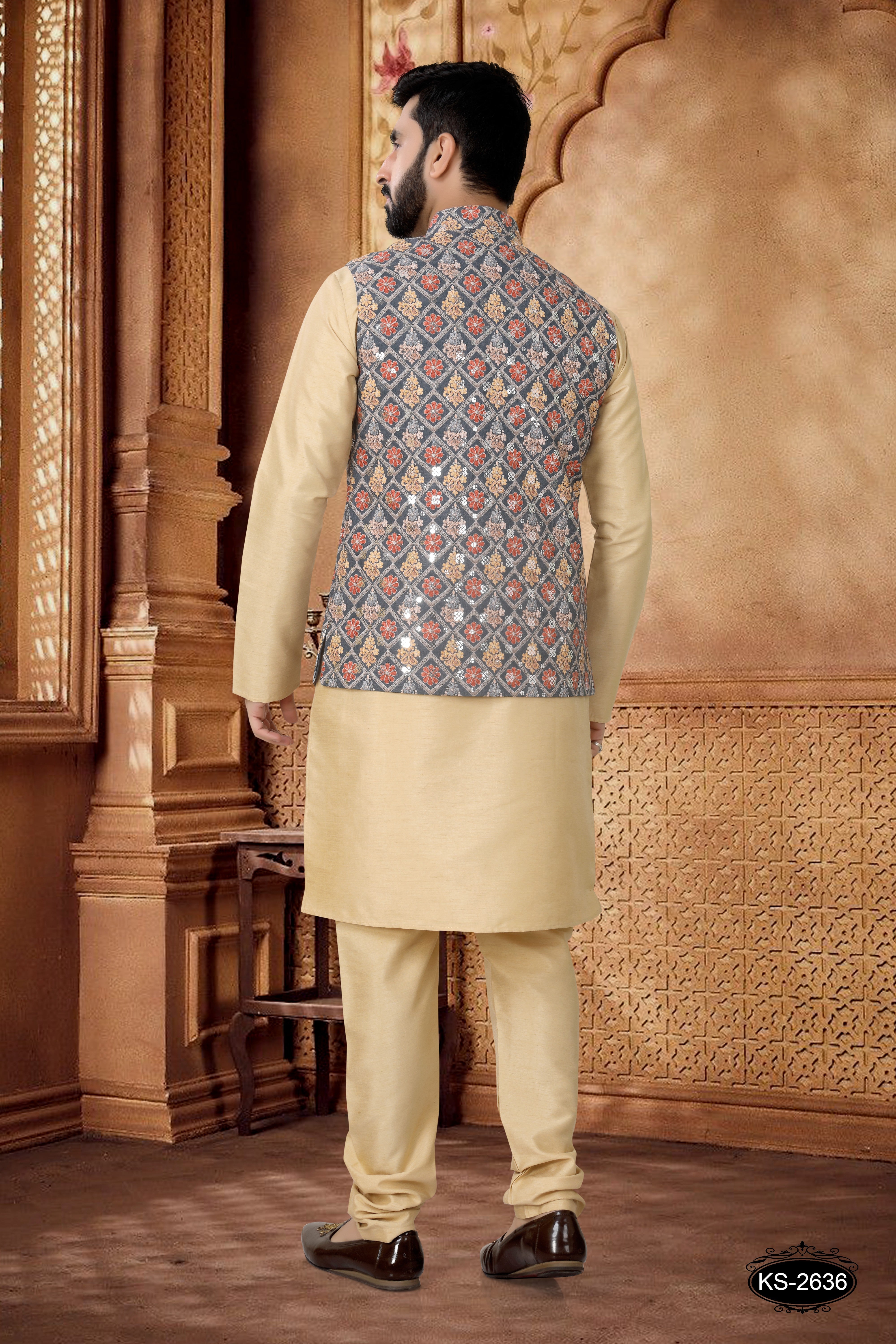 JACKET KURTA SET IN GREEN HUE WITH THREAD EMBROIDERY