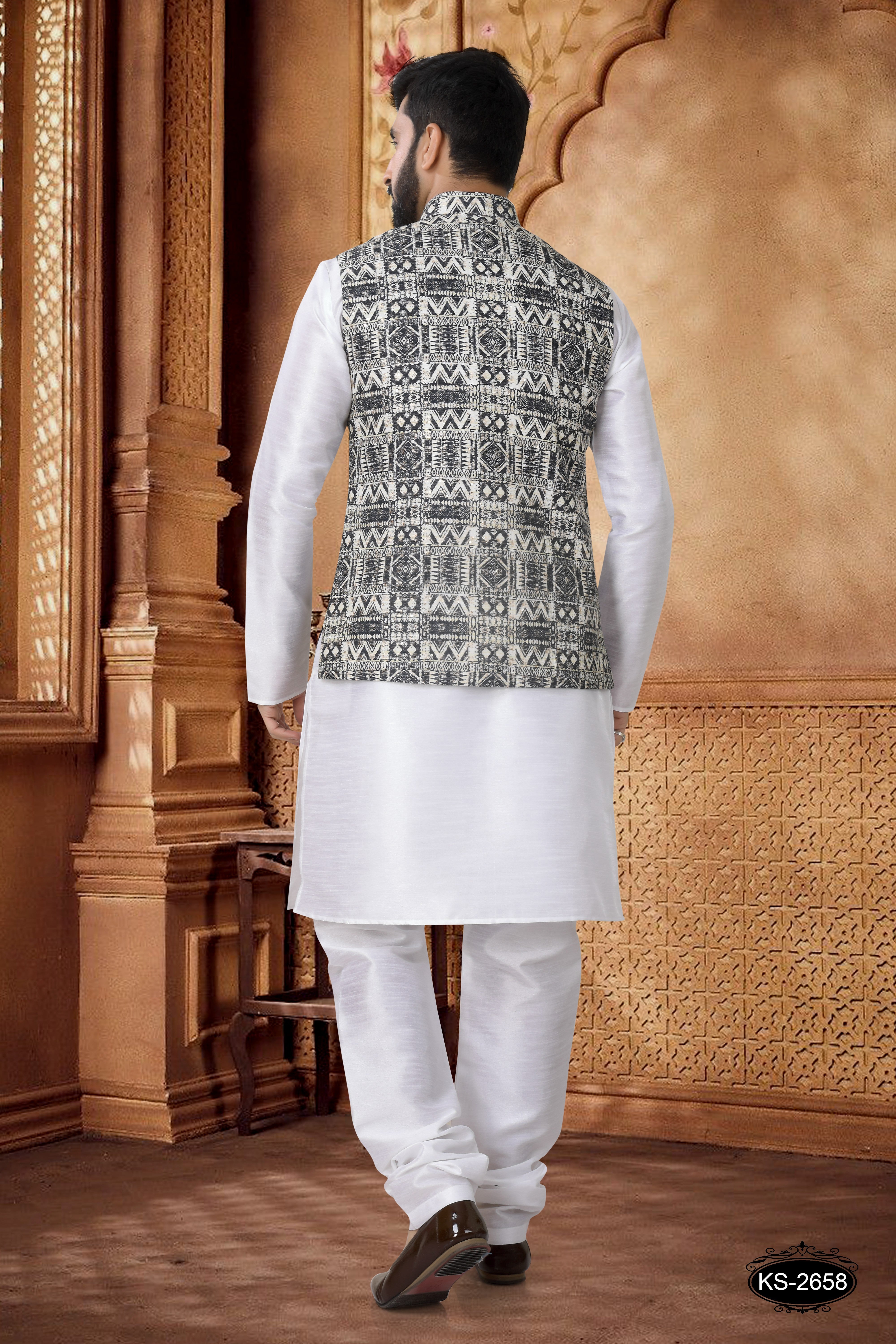 BLACK JACKET KURTA SET WITH THREAD EMBROIDERY ALL-OVER