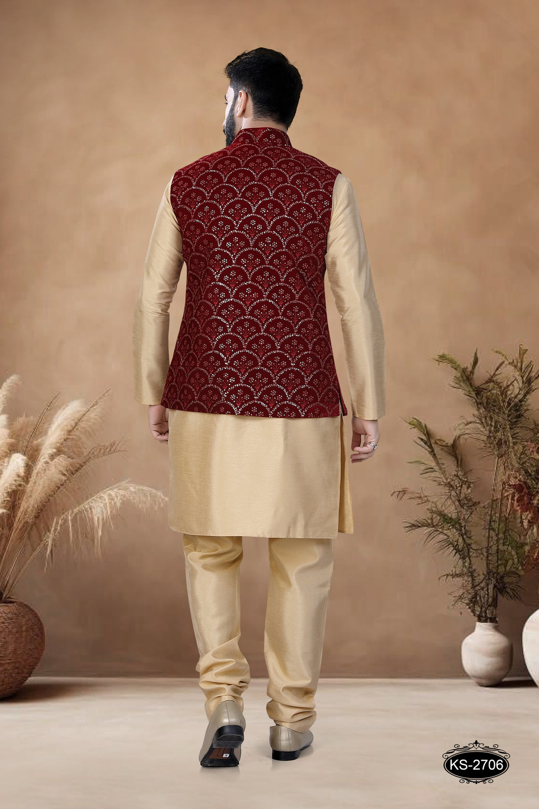 MAROON JACKET WITH THREAD EMBROIDERY ALL-OVER IN VELVET