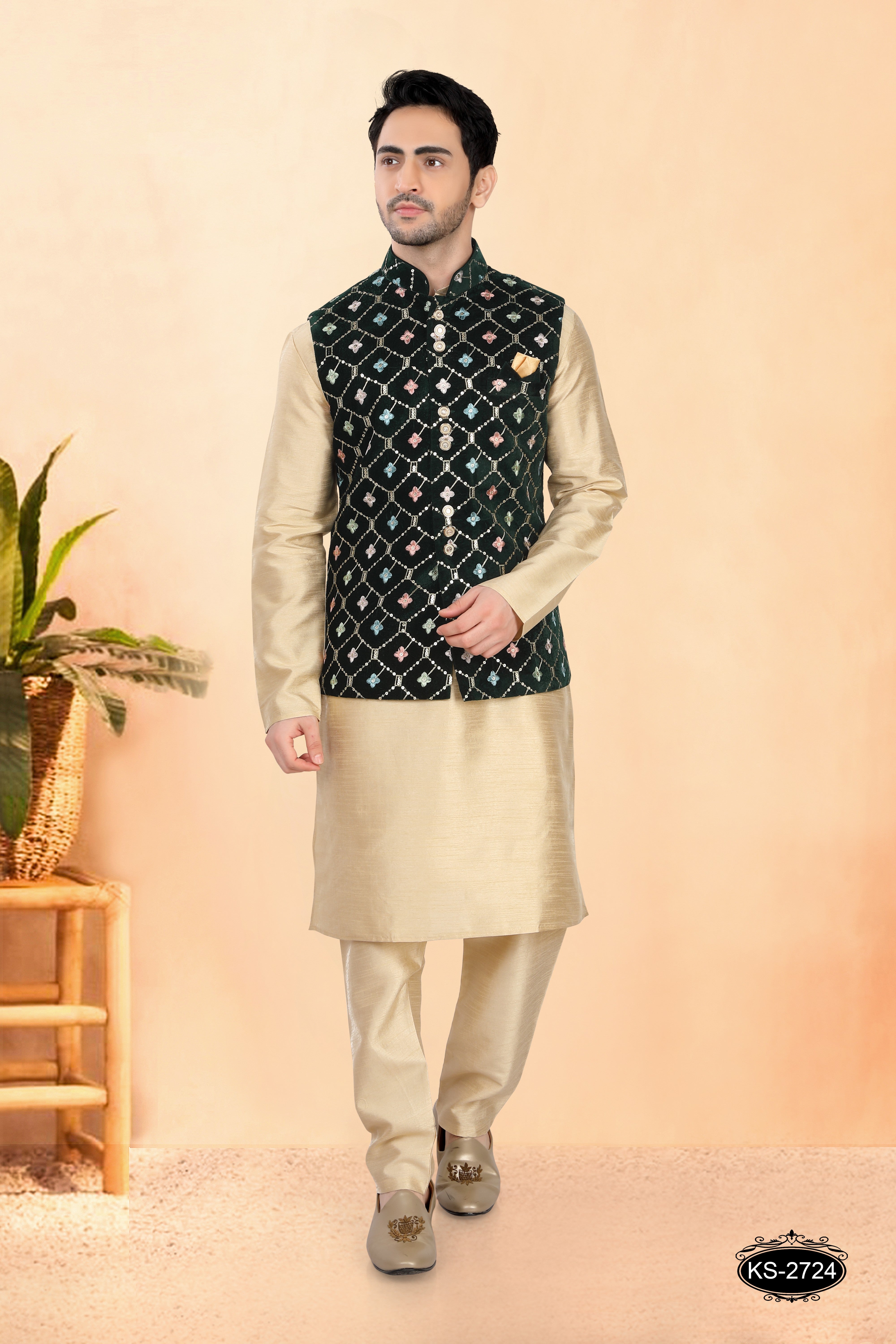 GREEN HUE ONLY JACKET  IN VELVET WITH THREAD EMBROIDERY ALL-OVER