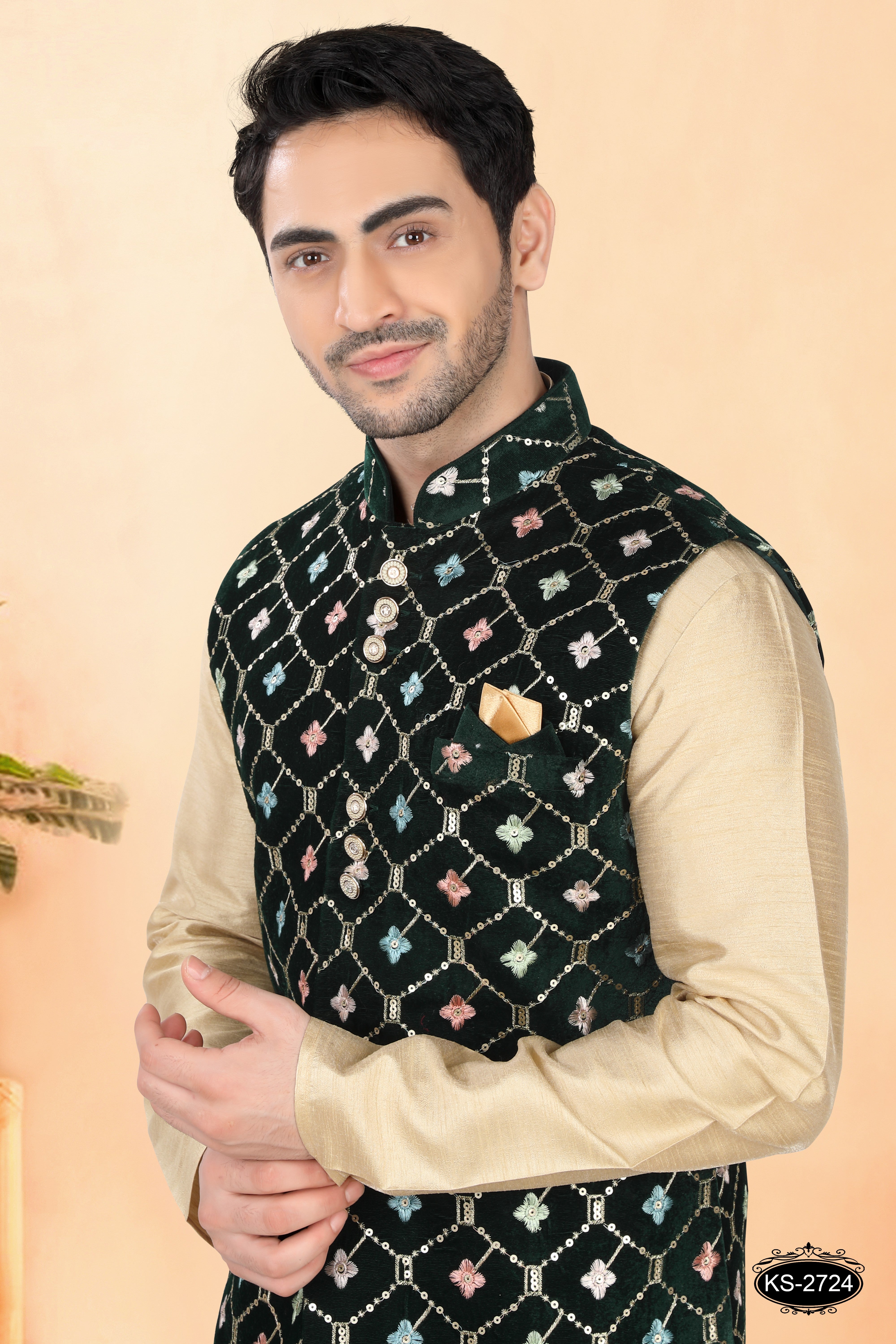 GREEN HUE ONLY JACKET  IN VELVET WITH THREAD EMBROIDERY ALL-OVER