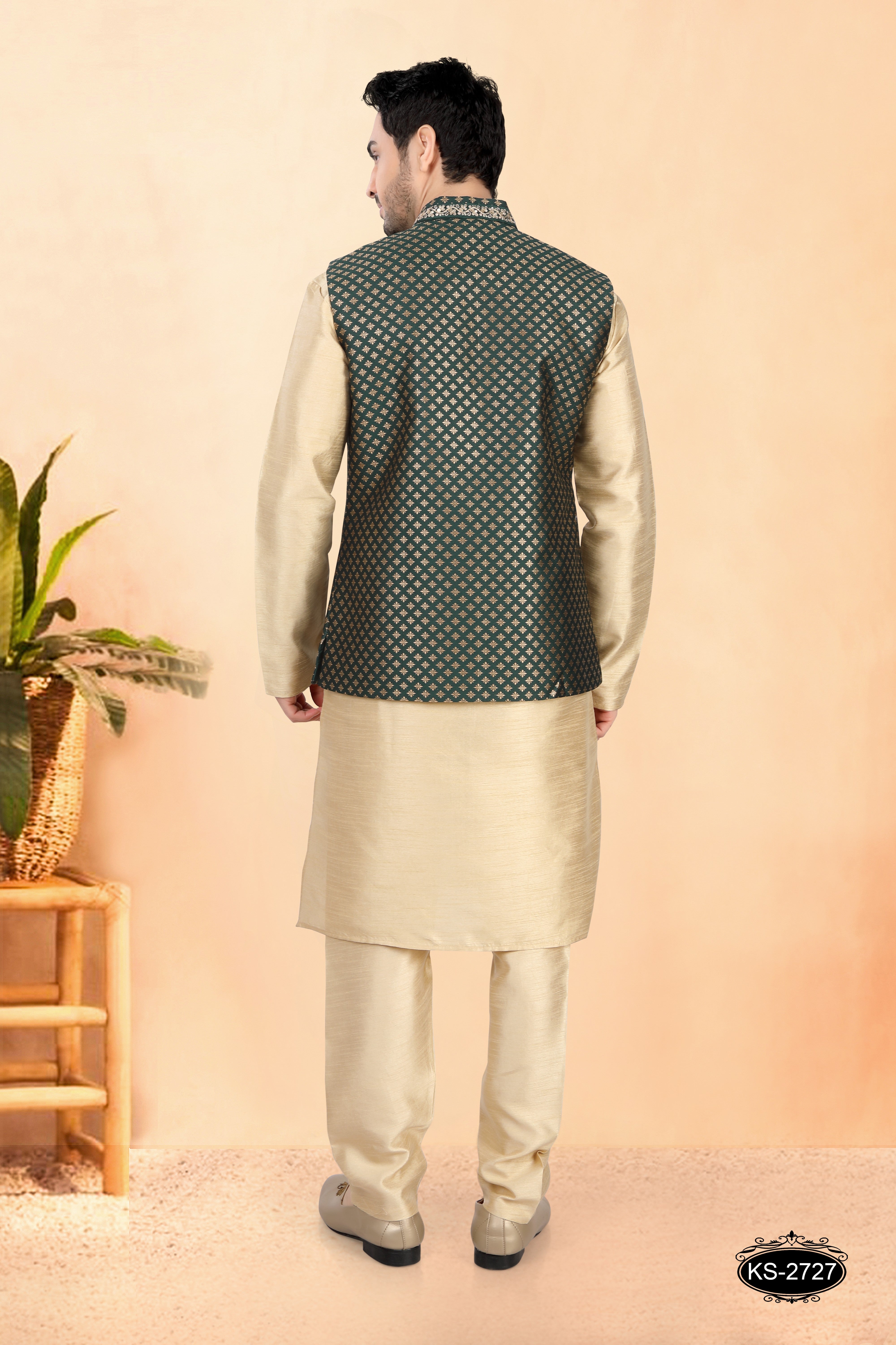 GREEN HUE ONLY JACKET WITH LACE ON COLLAR & POCKET