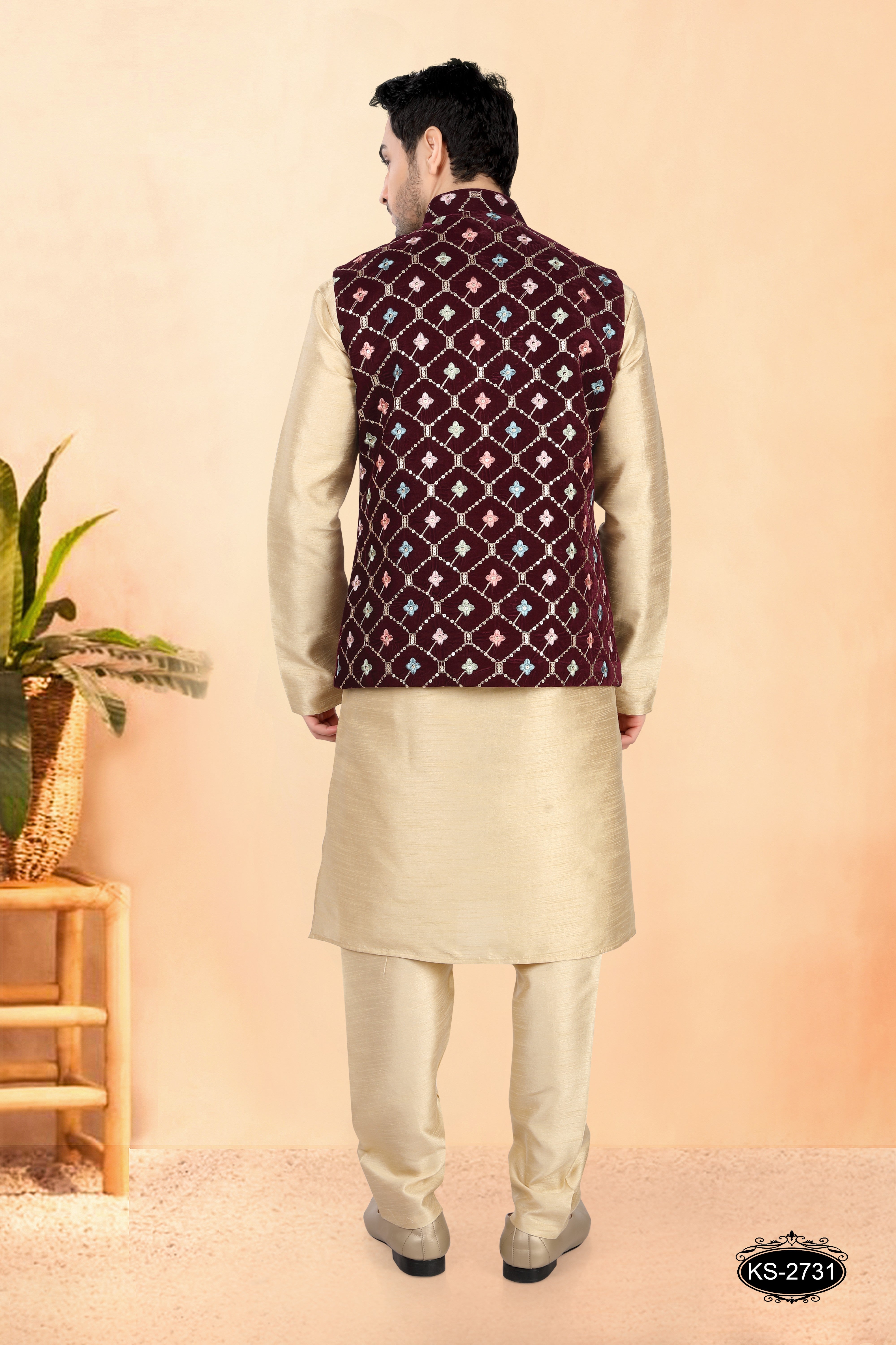 MAROON TONE ONLY JACKET IN VELVET WITH THREAD EMBROIDERY ALL-OVER