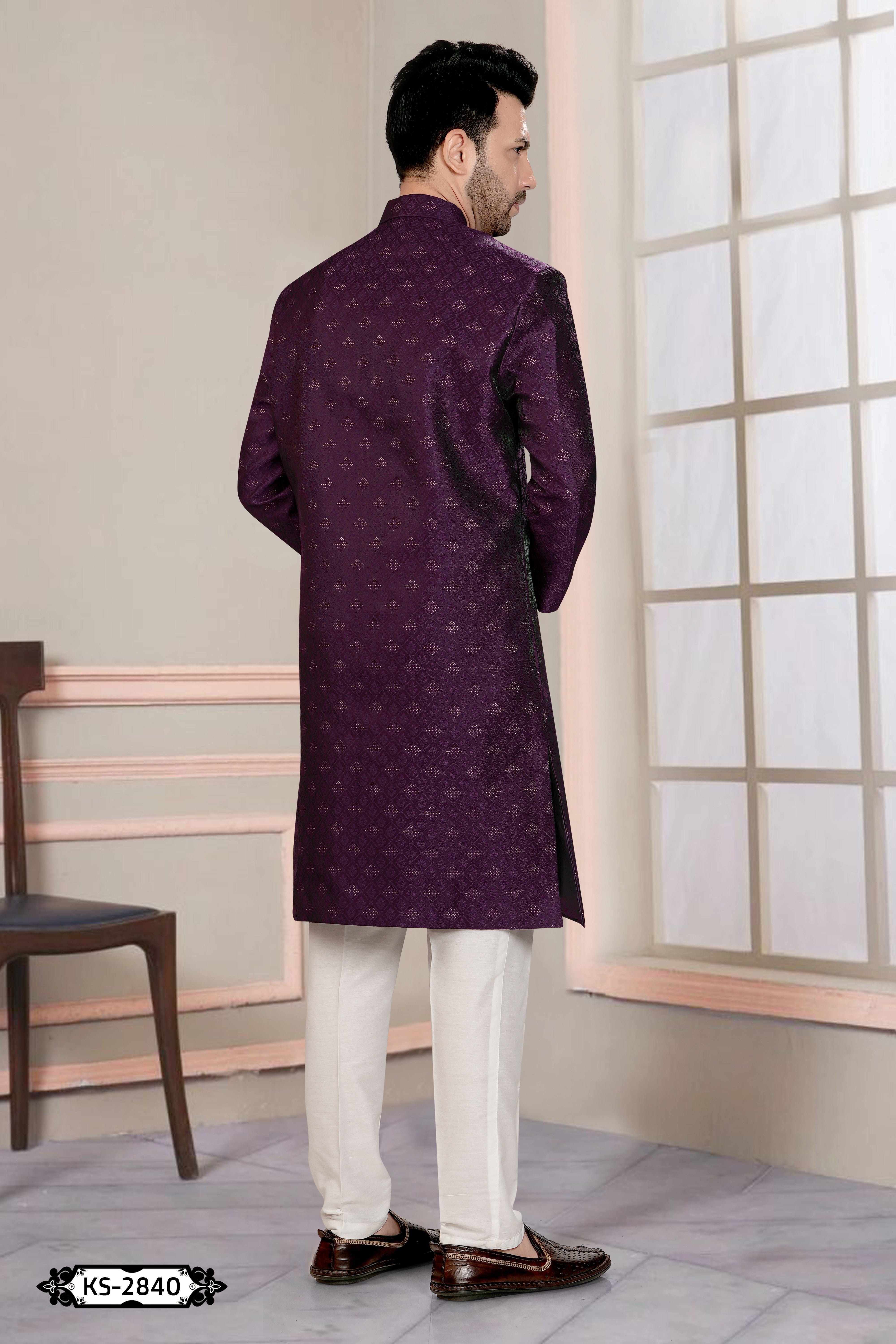 INDO-WESTERN SET IN WINE WITH UNIQUE PATTERN