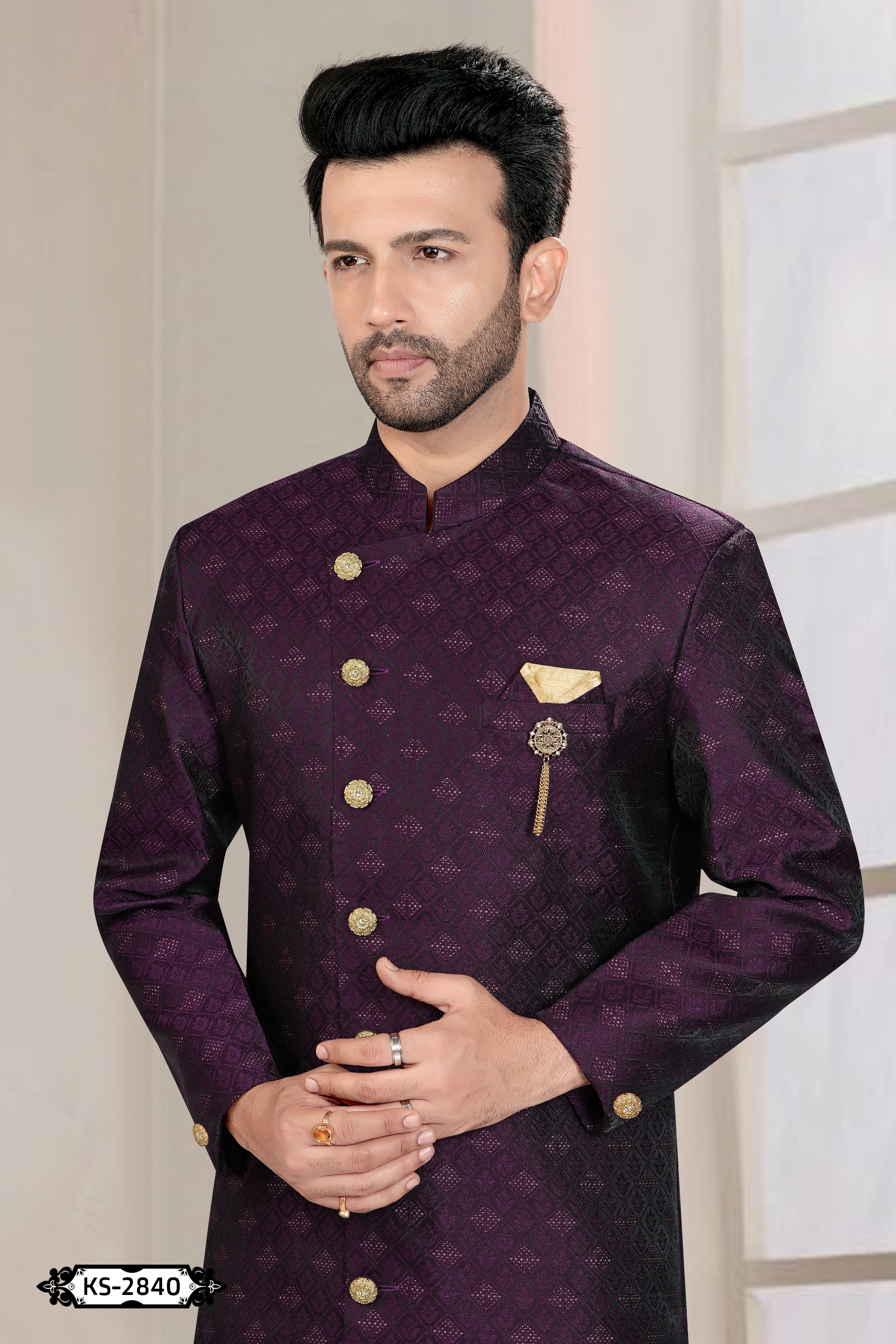 INDO-WESTERN SET IN WINE WITH UNIQUE PATTERN