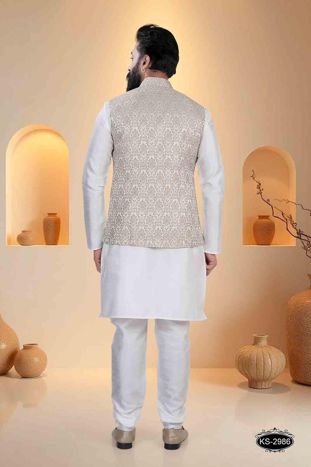 CREAM-BASE JACKET SET FOR EVERY OCCASIONAL EVE