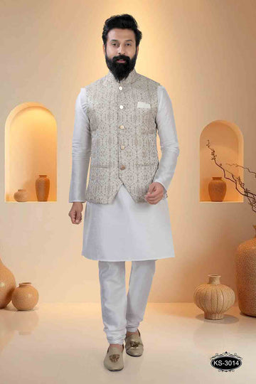 CREAM-BASE JACKET SET FOR EVERY OCCASIONAL EVE