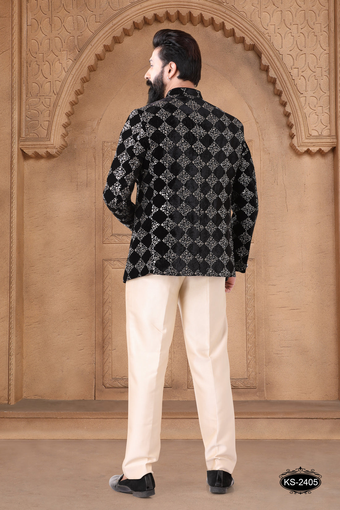 BLACK VELVET BANDHGALA SET WITH THREAD EMBROIDERY ALL-OVER