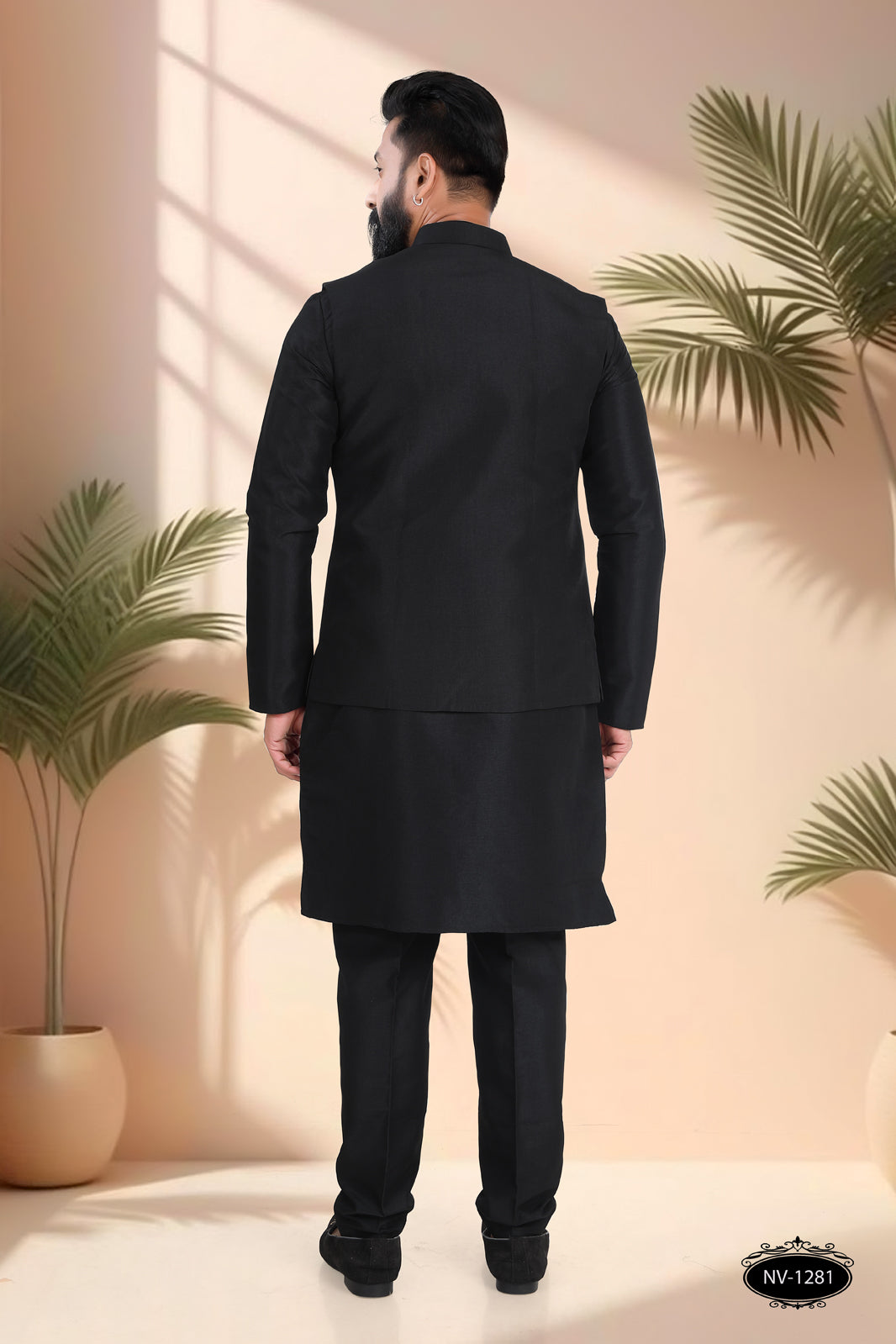NAVRATRI SLEEVELES ONLY JACKET IN BLACK