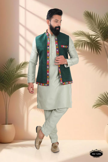 NAVRATRI OPEN-STYLE ONLY JACKET IN GREEN