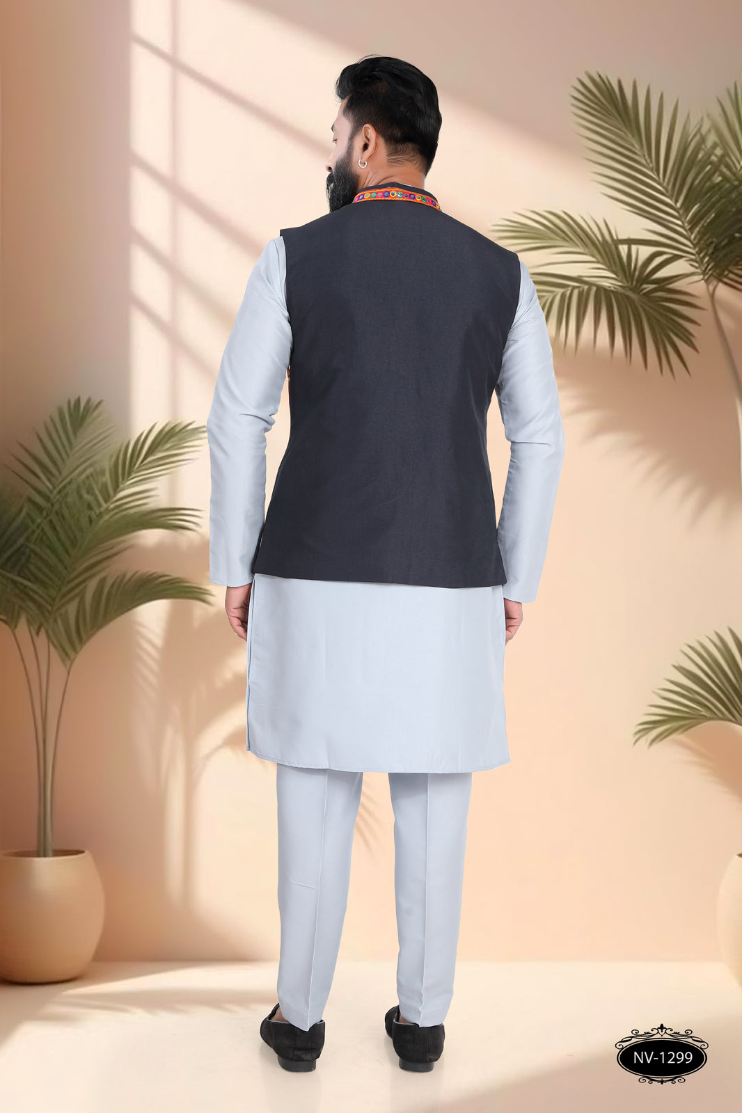 NAVRATRI OPEN-STYLE SLEEVELESS ONLY JACKET