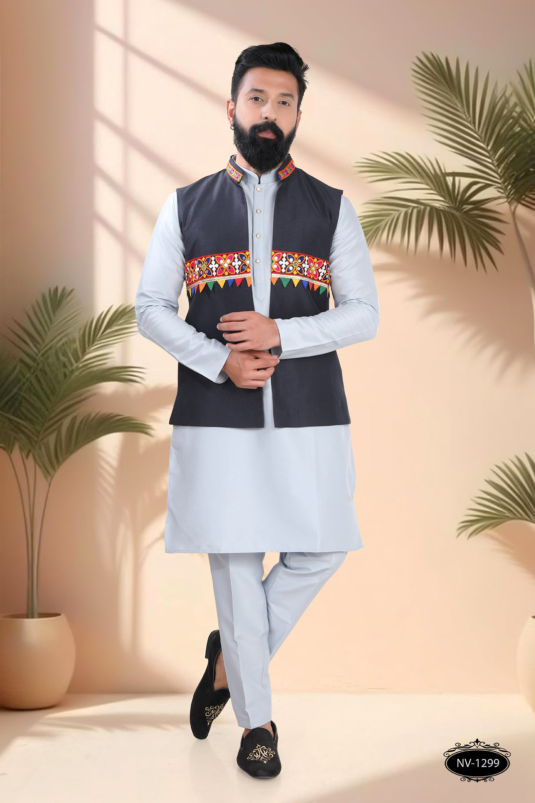 NAVRATRI OPEN-STYLE SLEEVELESS ONLY JACKET