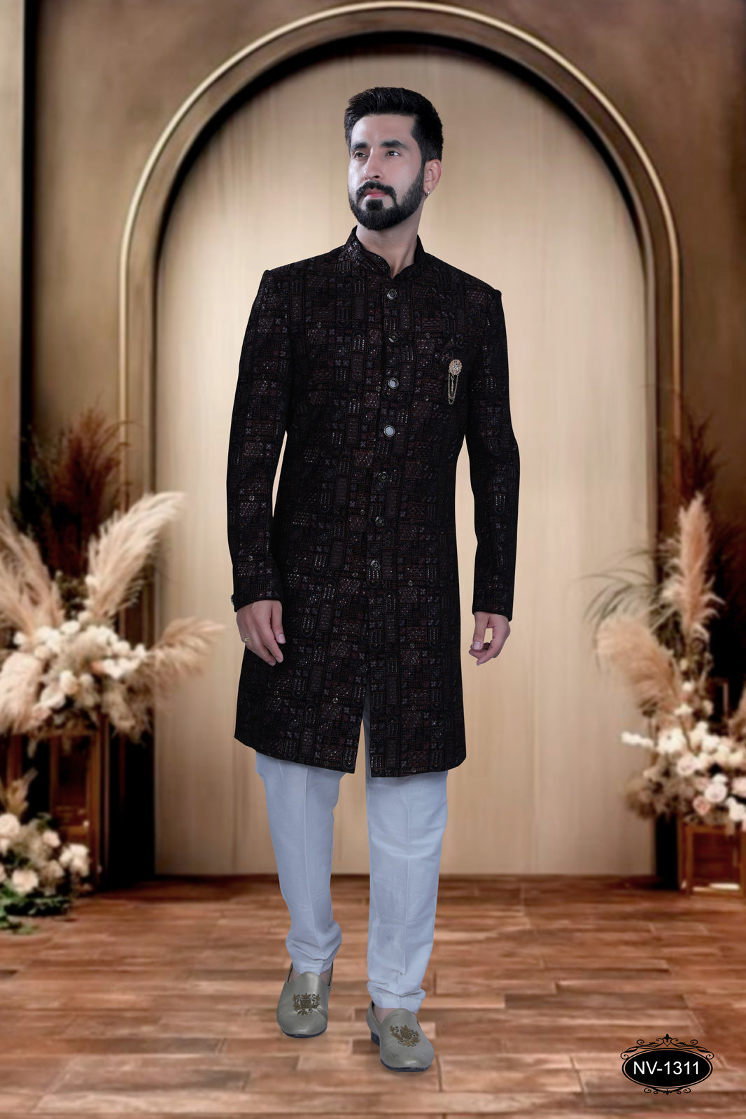 HEAVY THREAD-WORK INDO-WESTERN SET,PERFECT FOR EVERY CULTURAL GATHERINGS