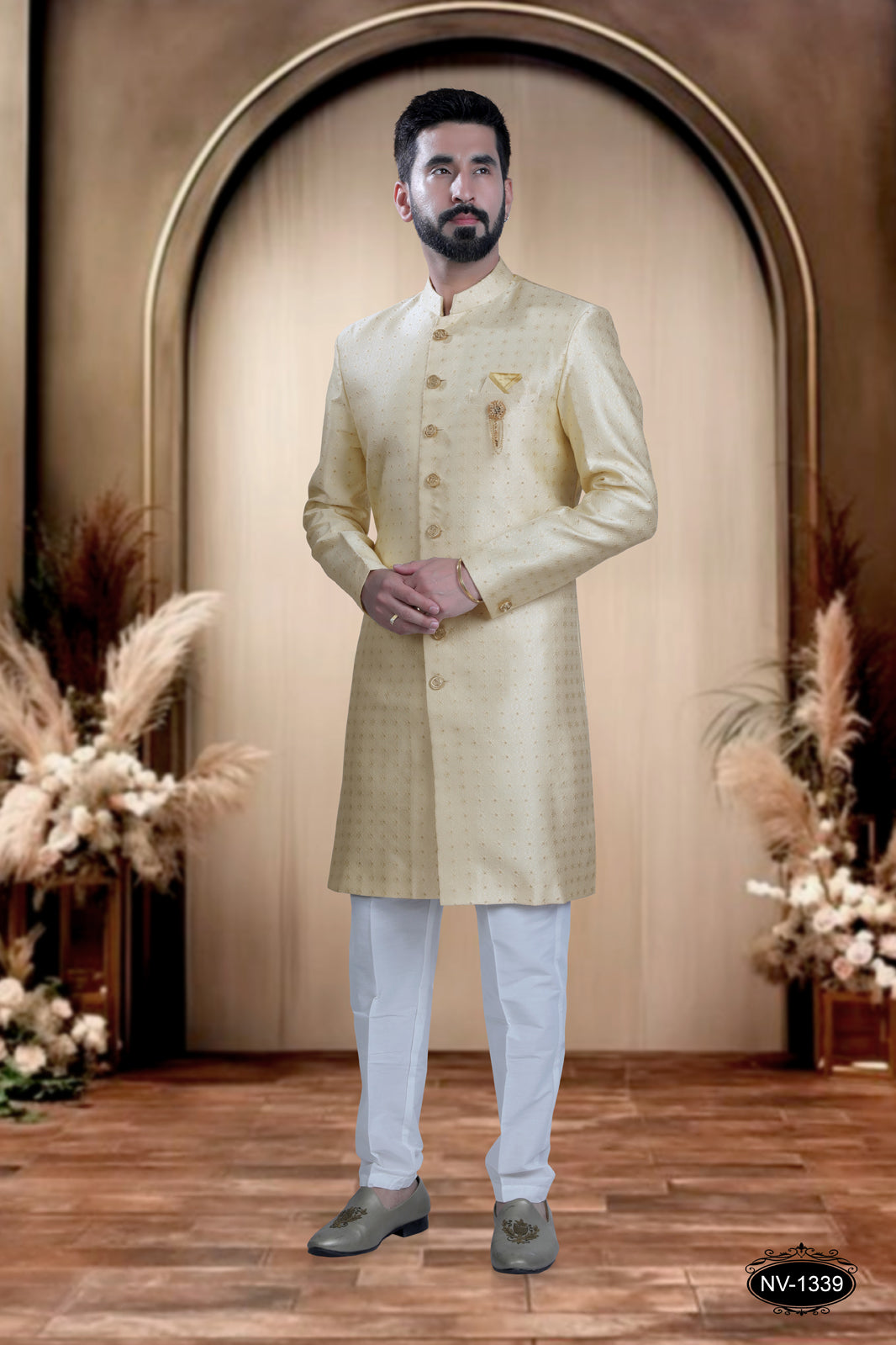 SOFT-CREAM HUE INDO-WESTERN SET IN CLASSIC PATTERN FOR EVERY OCCASIONS